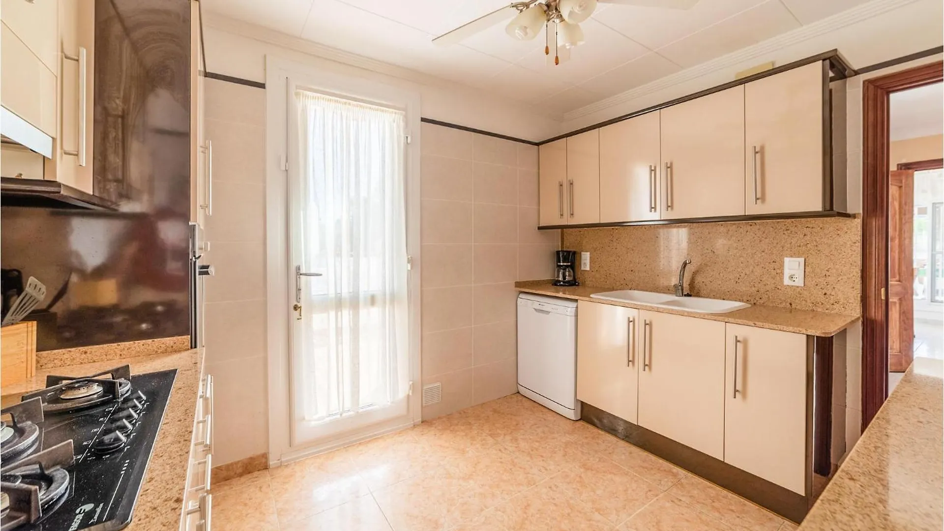 Nice Home In Alcanar With Kitchen 0*,
